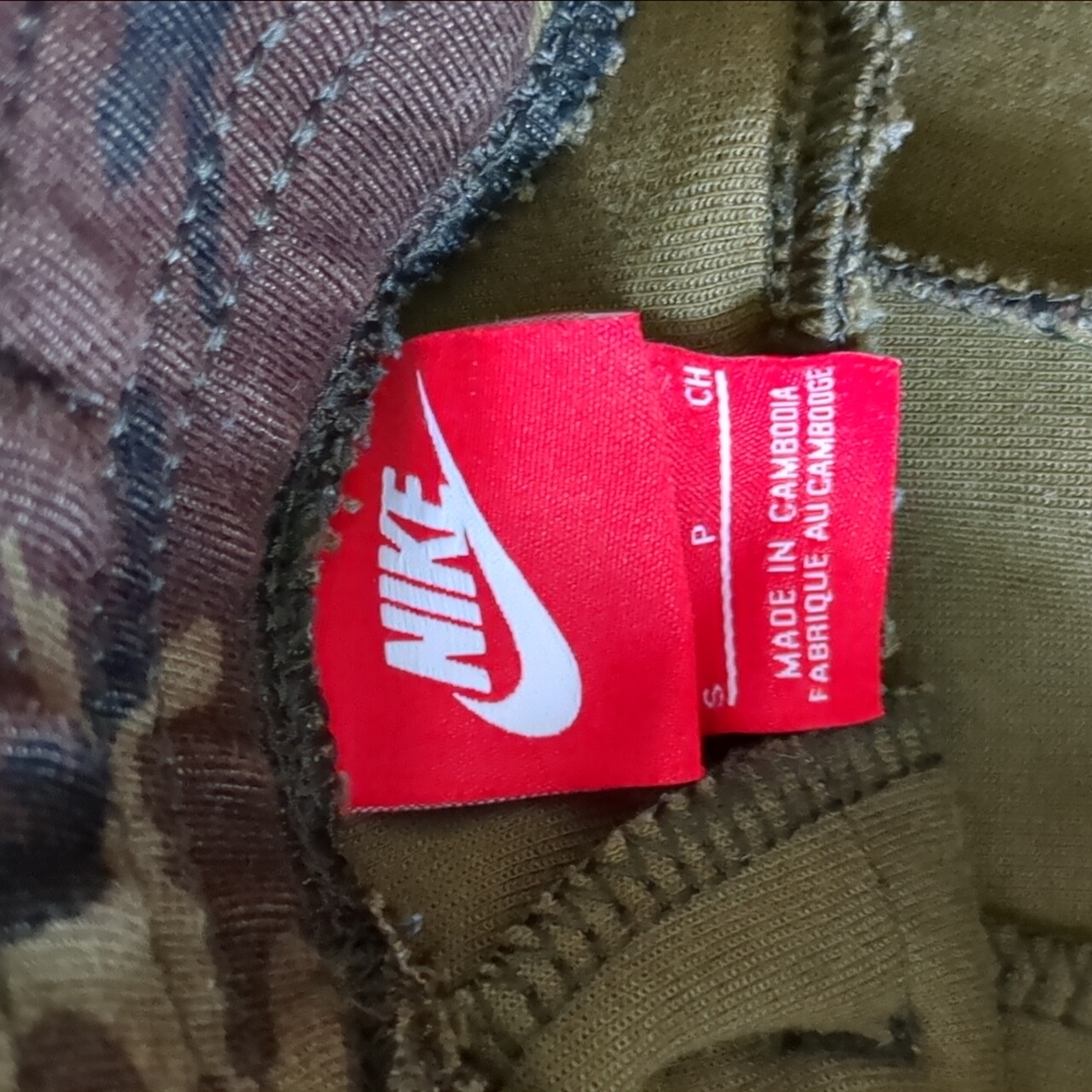 Nike tapered camo sweat joggers
